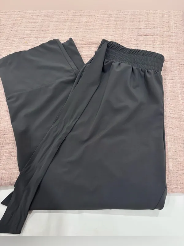 Tahari Dark Gray wide leg pants size Petite Medium - Image 2