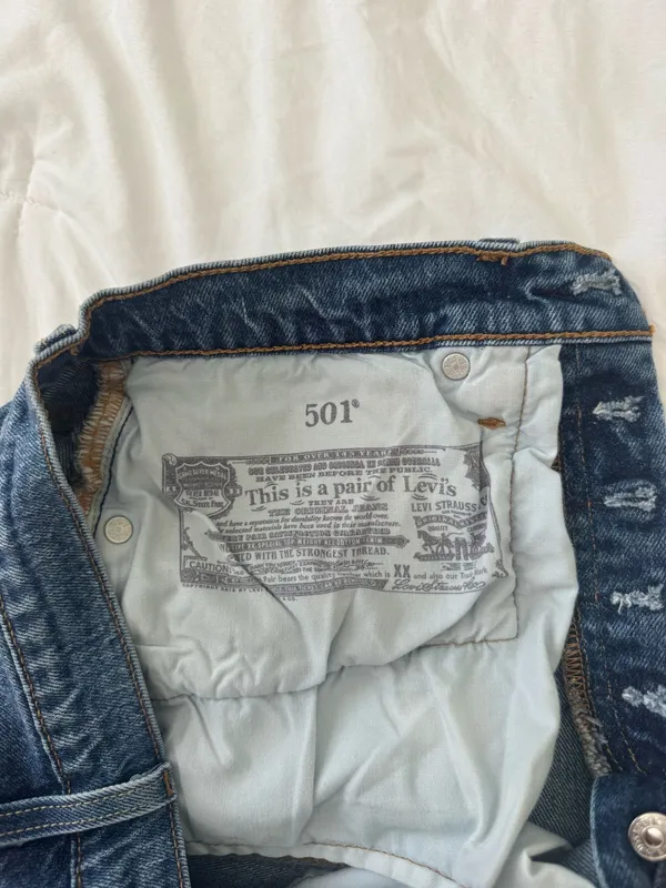 Levi’s 501 Shorts - Image 6