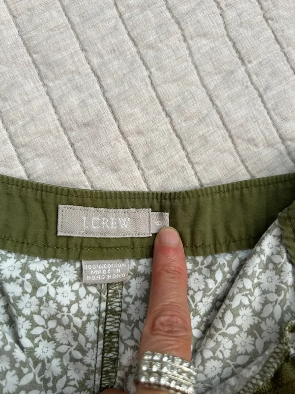 J.Crew vintage Y2K olive green white ditzy floral daisy printed shorts 6 - Image 7