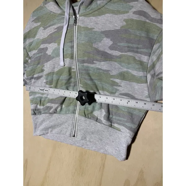 Reflex Women's M Camo Cropped Zip Hoodie Green Gray Lightweight Sweatshirt - Image 4
