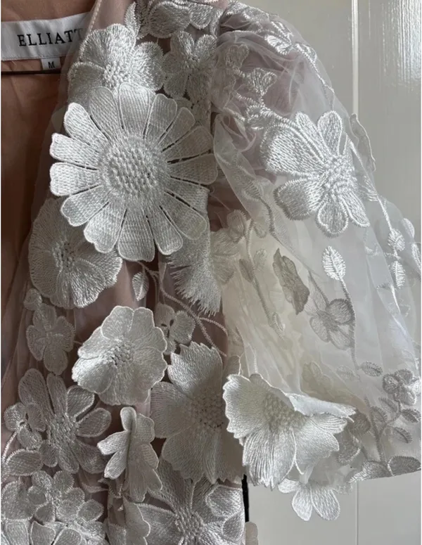 Elliatt 3D Floral Dress White - Image 3