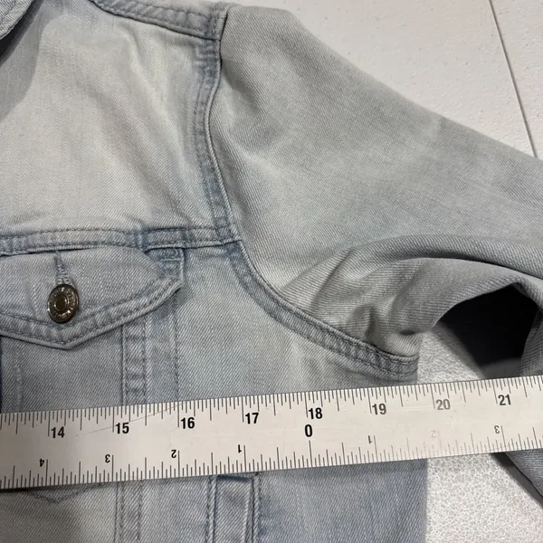 Forever 21 Denim Trucker Jean Jacket Womens Size M Button Up Long Sleeve Blue - Image 6