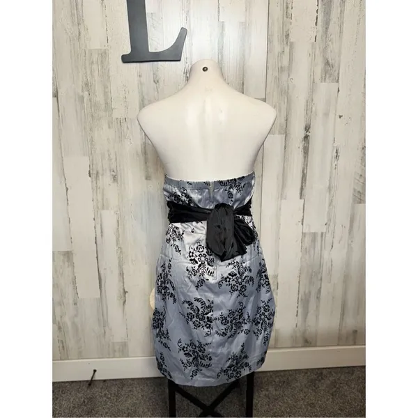 Trixxi dress size large - Image 3