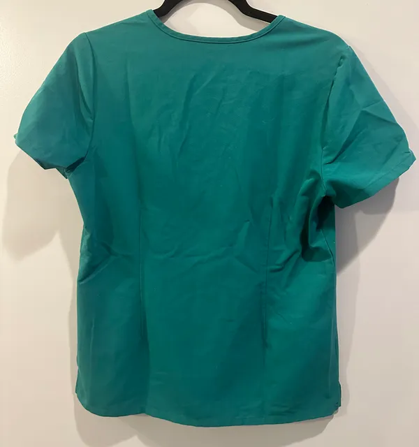 FIGS Casma Three Pocket Scrub Top - Image 3