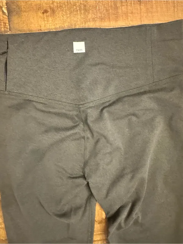 VUORI Studio Pocket‎ Leggings - Image 4