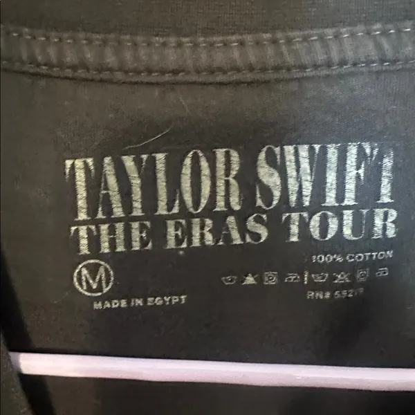 Taylor Swift The Eras Tour Unisex Long Sleeve Grey Black T-Shirt Size‎ Medium - Image 3