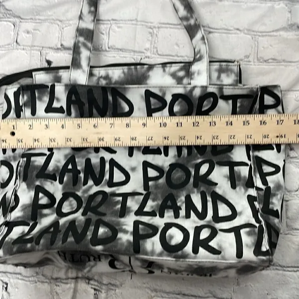 Robin Ruth Tote with zipper Portland black and white - Image 6