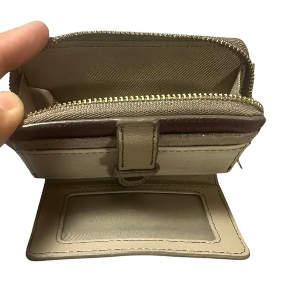 Fossil Leather Zip Wallet - Image 6