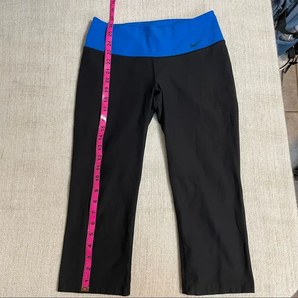 Nike Women’s Capri Leggings - Image 10