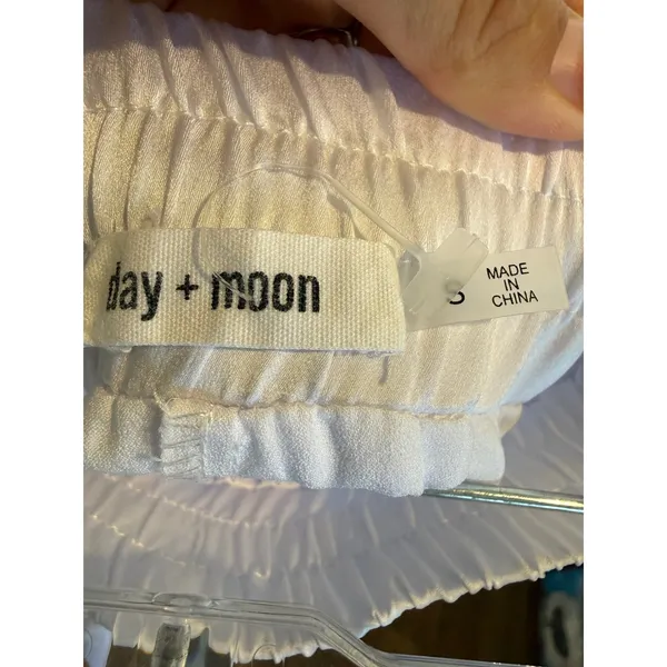 Day + Moon A1196-HNH White Satin Tiered Ruffle Skort Size S - Image 7
