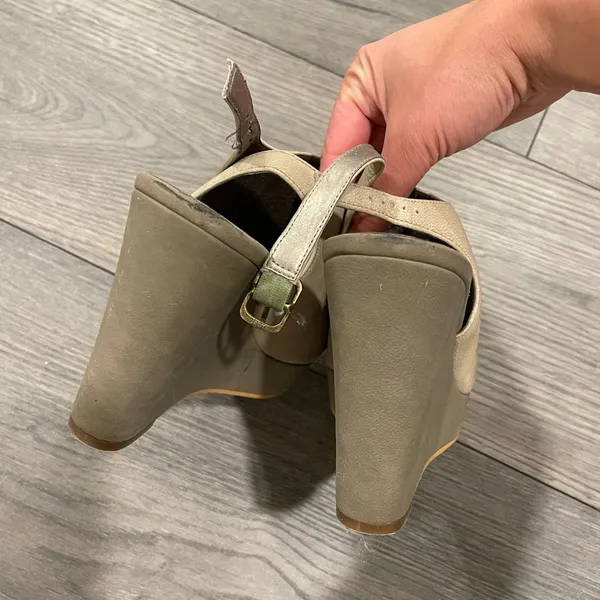 BP  heels - Image 4