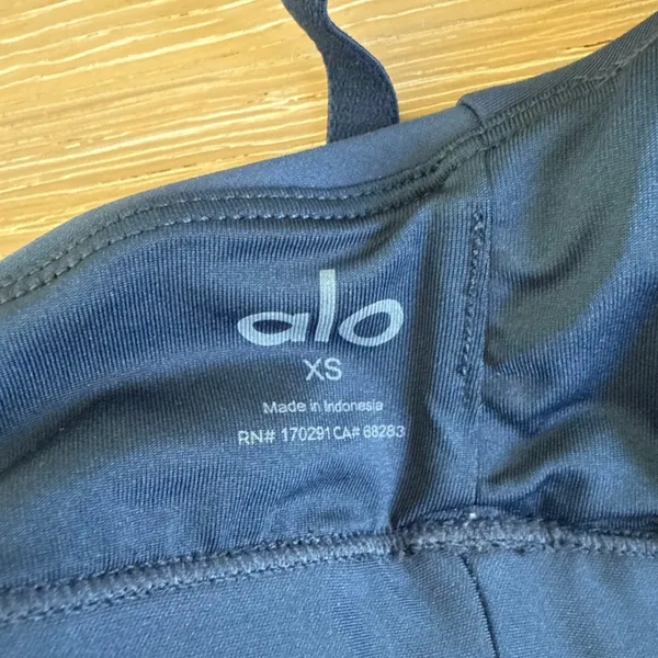 Alo Yoga Airlift Fine Line Sports Bra Size XS in Navy Blue - Image 2