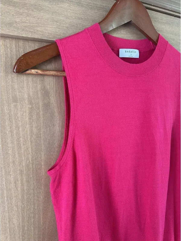 Babaton Aritzia Fushia Hot Pink Sweater Vest Sleeveless Women’s size Small - Image 3