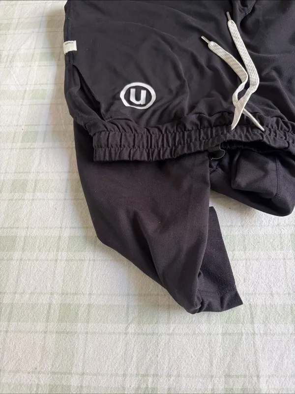 Vuori Black Athletic Jogger Pants with Drawstring - Image 6
