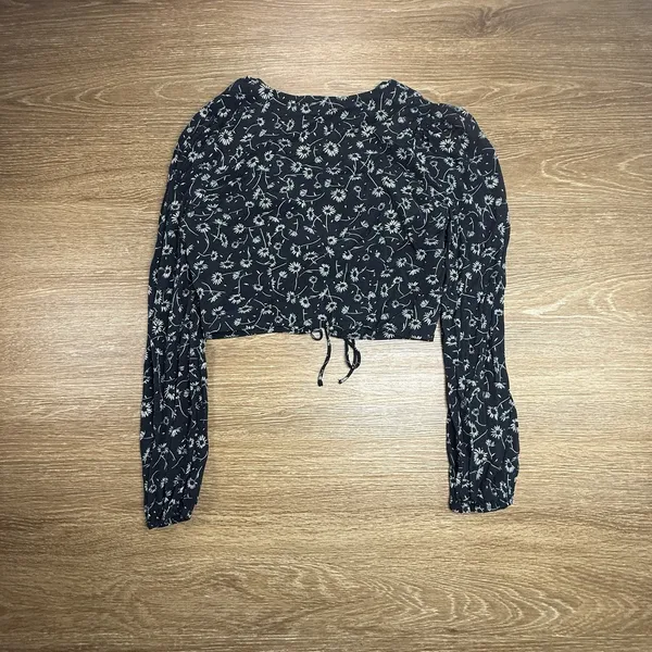 Elodie Womens M Floral Crop Top Black White Daisy Long Sleeve Rayon Cottagecore - Image 10