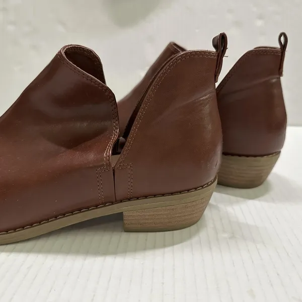Universal Threads Bootie Boots Womens 9.5 Brown Faux Leather Ankle Pull On Heel - Image 7
