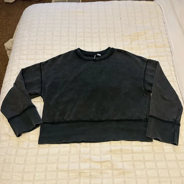 H&M Black Oversized Sweatshirt - Image 2