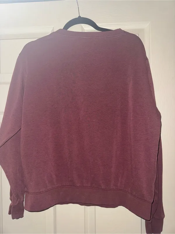 Nike Women's Crewneck Sweatshirt with Gold Logo - Image 6