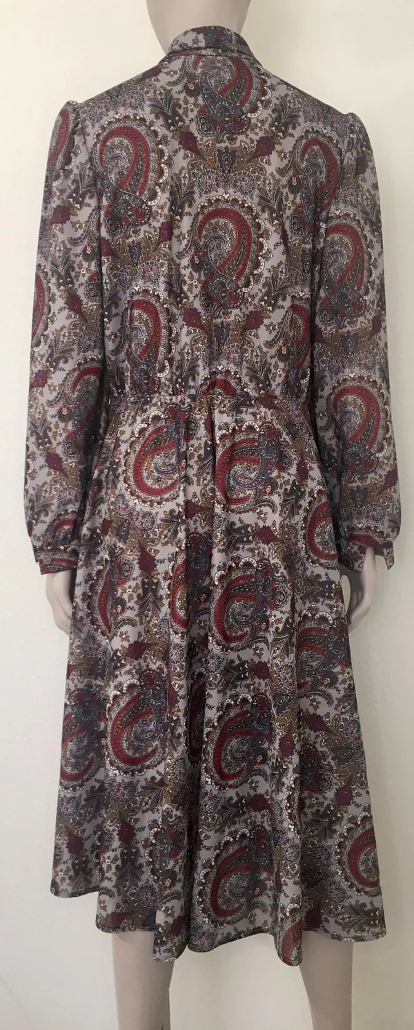 Vintage 1970’s Paisley Print Dress - Image 2