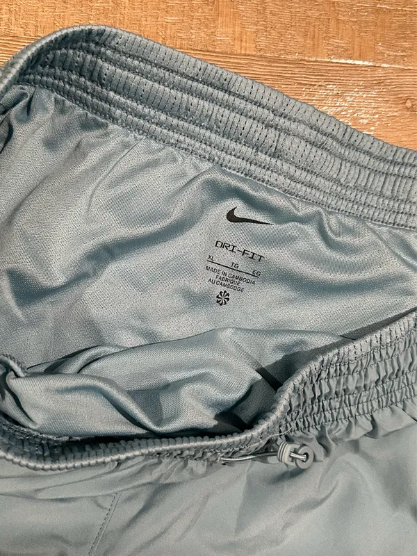 Nike Dri-Fit Swoosh mid-rise shorts - Image 4