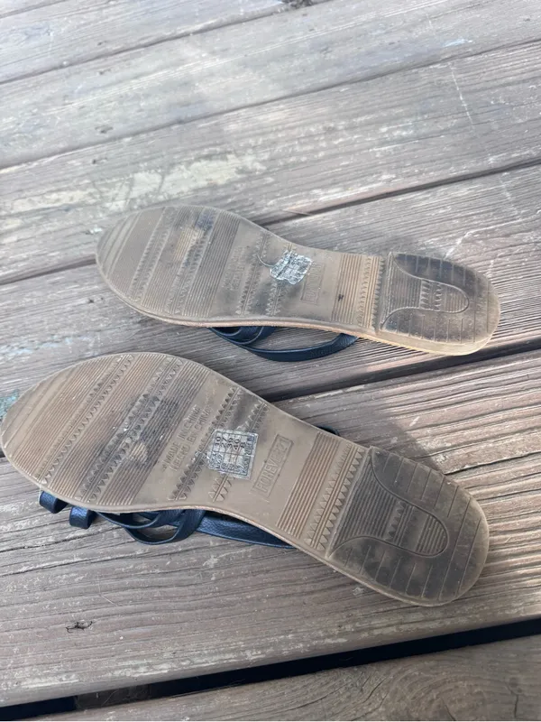 Forever 21 Black Strappy Flat Sandals Women’s Size 10 Minimalist Summer Shoes - Image 3