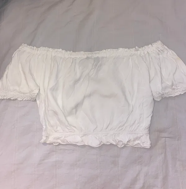 Off The Shoulder Crop Top - Image 3