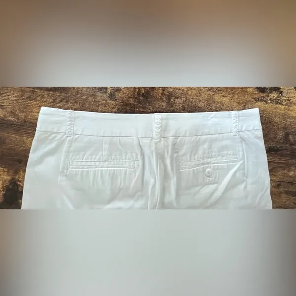 J. Crew | ladies broken-in Chino shorts. Size: 10 - Image 10