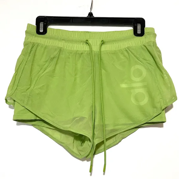 Alo Yoga Ambience Shorts Green Apple Small - Image 4
