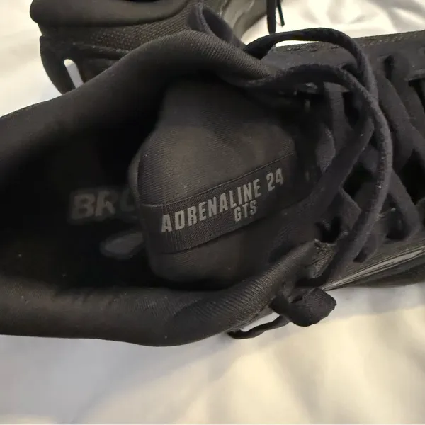 Like New Brooks Adrenaline GTS 24 Running Shoes 8 Wide (D) - Image 6
