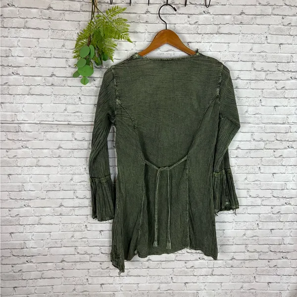 Vintage Y2K does 90’s Green Boho Crinkle Blouse - Image 4