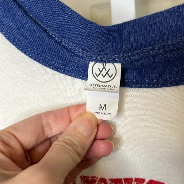 Alternative Soft Cropped Graphic Tee Size M - Image 4