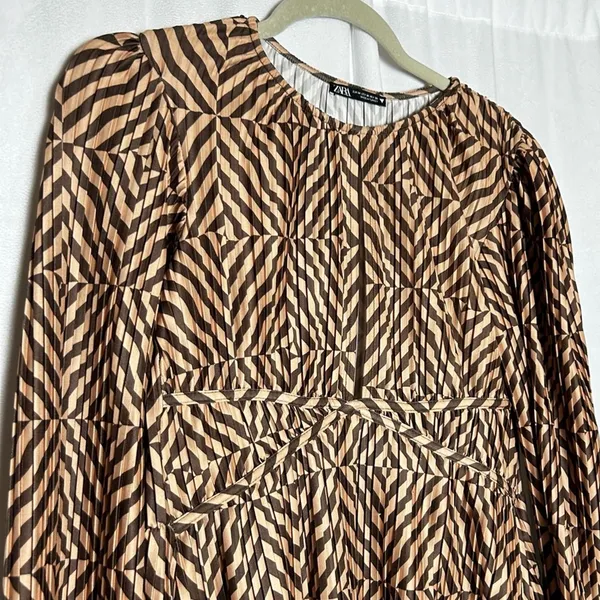Zara Brown & Tan Zigzag Stripe Geometric Long Sleeve Crinkle Mini Dress‎ Medium - Image 3