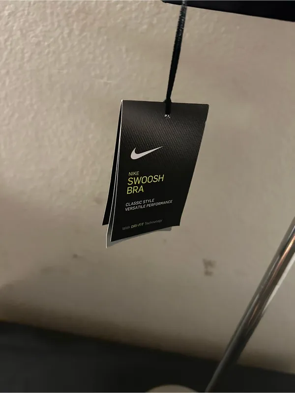 Nike Black Backless Sleeveless Crop top - Image 4