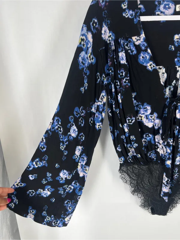Free People‎ Black and Blue Floral Tie-Front Bodysuit - Image 3