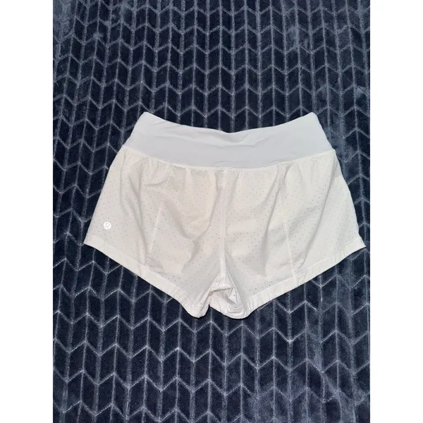 LULULEMON Women's Speed Up Shorts White stretch Size 4 - Image 3