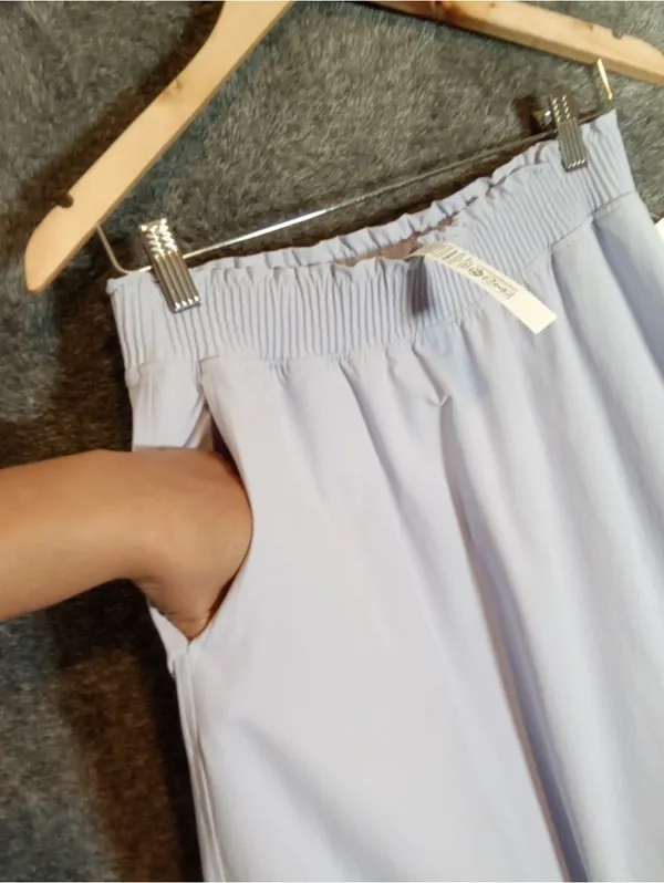 Lululemon Stretch Woven Ruffle Waist Midi Skirt Relaxed Fit Travel Womens Small - Image 8
