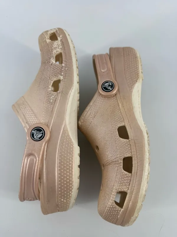 Crocs Classic Shimmer Clogs Shoes Men’s Size 5 Women’s Size 7 Champagne Rose GUC - Image 10