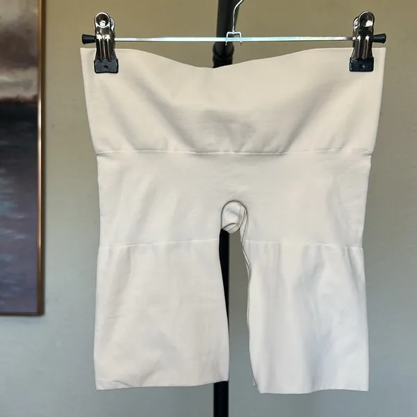 SKIMS‎ SEAMLESS SCULPT BUTT LIFTING SHORT NWOB size L Sand - Image 5