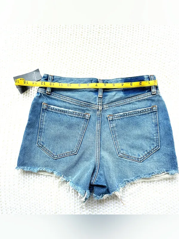 NWT Abercrombie & Fitch Annie High Rise Short - Medium Wash/Raw Edge - 00/24 - Image 5