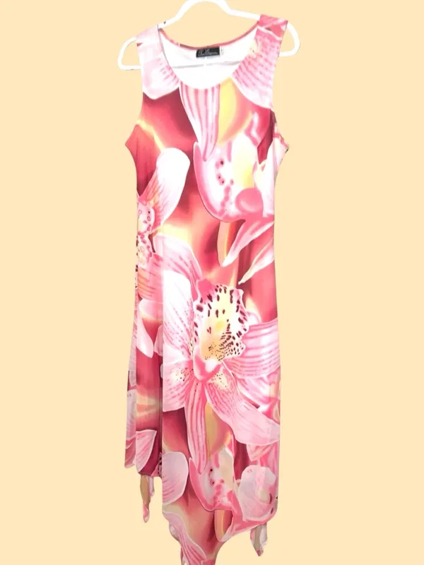 Travel Elegance Pink Floral Sleeveless Maxi Dress with pretty bold design! - Image 2