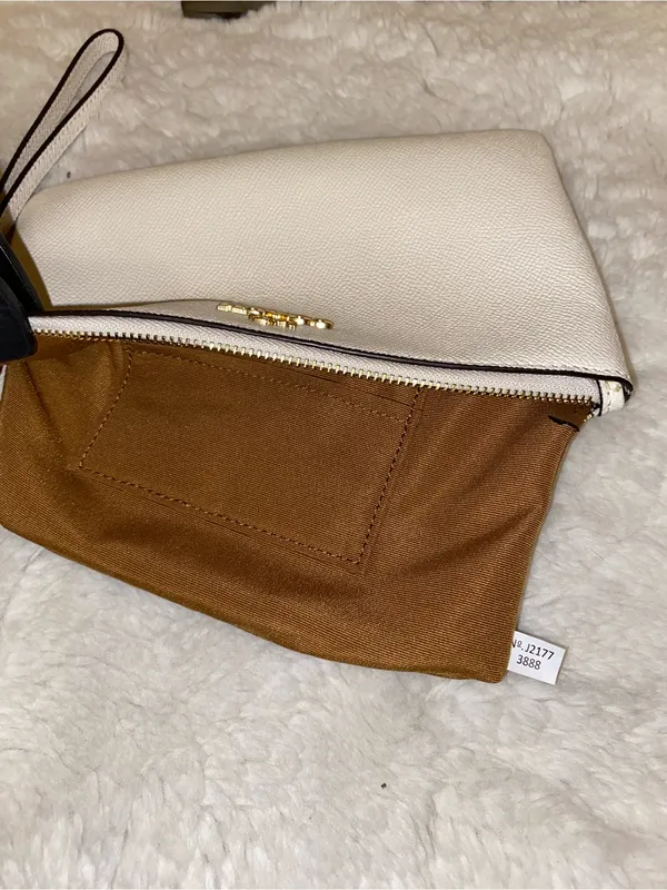 Coach Large Corner Zip Wrislet Wallet Chalk 3888 clutch wristlet - Image 5