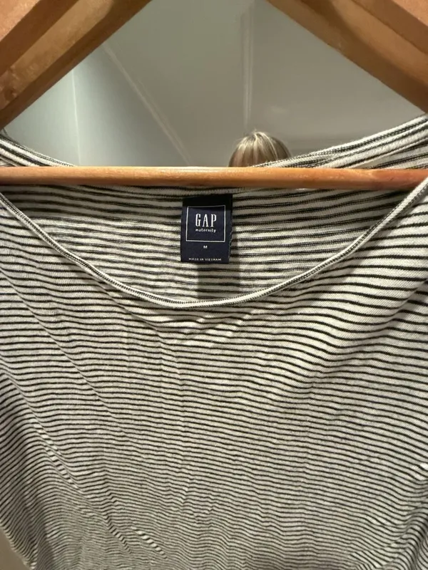 Gap Maternity Black and White Striped Short Sleeve T-Shirt Size M - Image 2