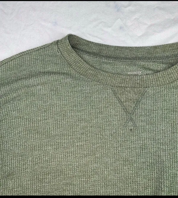 Hollister sweater - Image 5