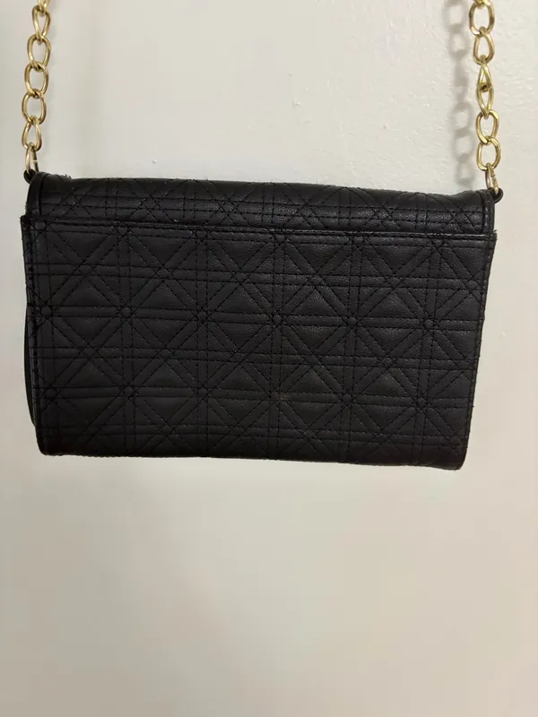 Jessica Simpson black quilted crossbody phone wallet purse. - Image 3