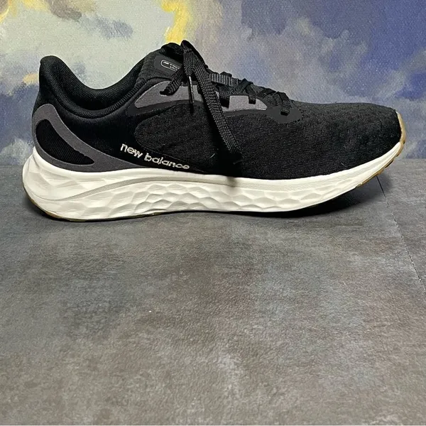 New Balance Fresh Foam Arishi V4 Women's Black Running Shoes Size 8.5B - Image 13