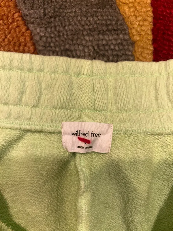 Aritzia Wilfred Free Light Lime Green Lounge Shorts High Rise Size Small - Image 2