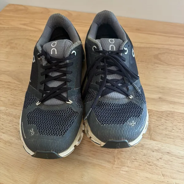 ON Cloud Women's Cloudflyer Running Shoes Black White‎ Gray 6 US Nice Shape - Image 2