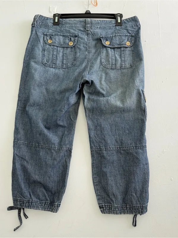NEW GAP Washed Indigo Cargo Capris jeans size 12 - Image 4