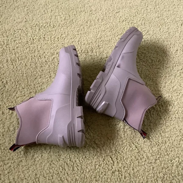 Tommy Hilfiger rain booties- easy to pull on / off - NEW condition ☔️☔️ - Image 4