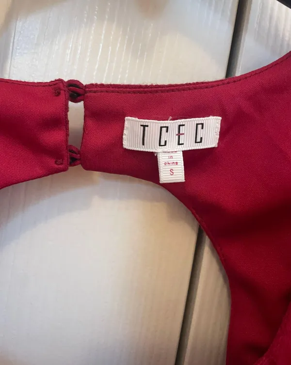 TCEC Boutique Red Cropped Puffy Sleeve Top - Image 2